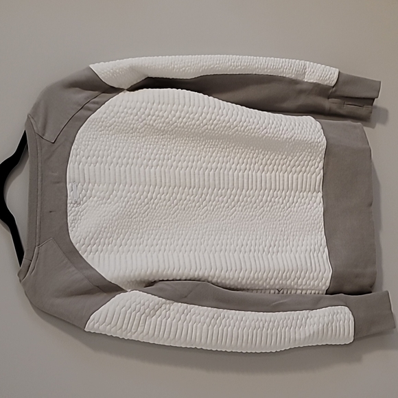 Sweatshirt - Picture 4 of 4